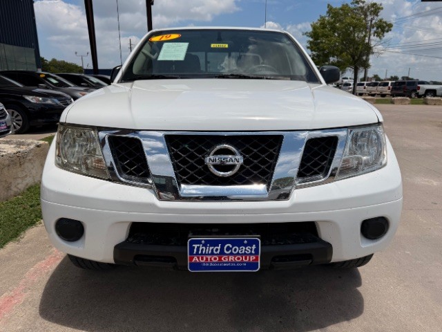 Nissan Frontier Vehicle Full-screen Gallery Image 06