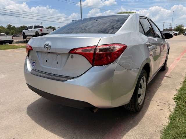 Toyota Corolla Vehicle Full-screen Gallery Image 04