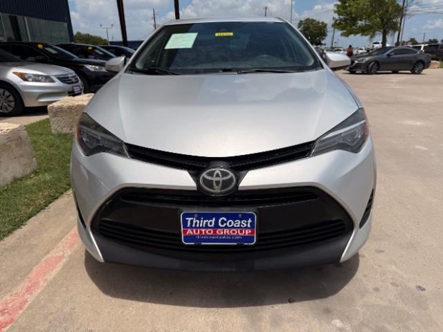 Toyota Corolla Vehicle Full-screen Gallery Image 06
