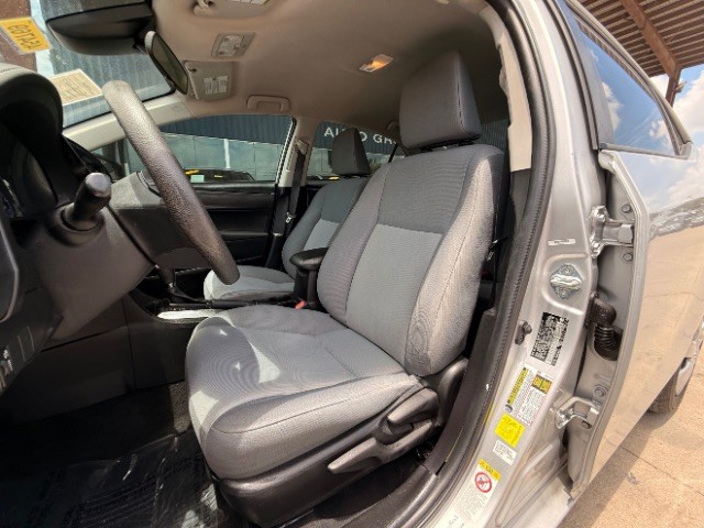 Toyota Corolla Vehicle Full-screen Gallery Image 07