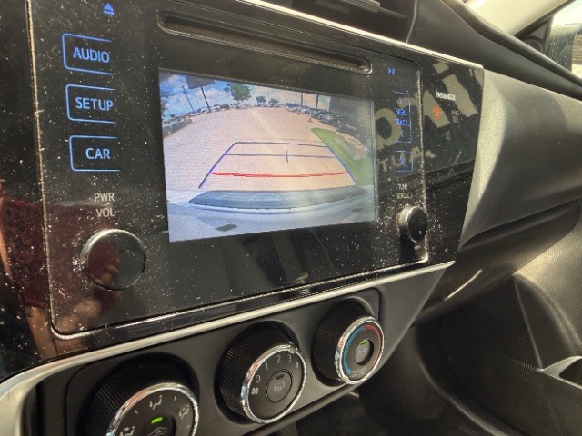 Toyota Corolla Vehicle Full-screen Gallery Image 10