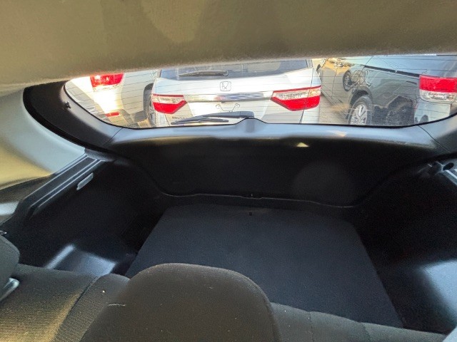 Mitsubishi Outlander Sport Vehicle Full-screen Gallery Image 06
