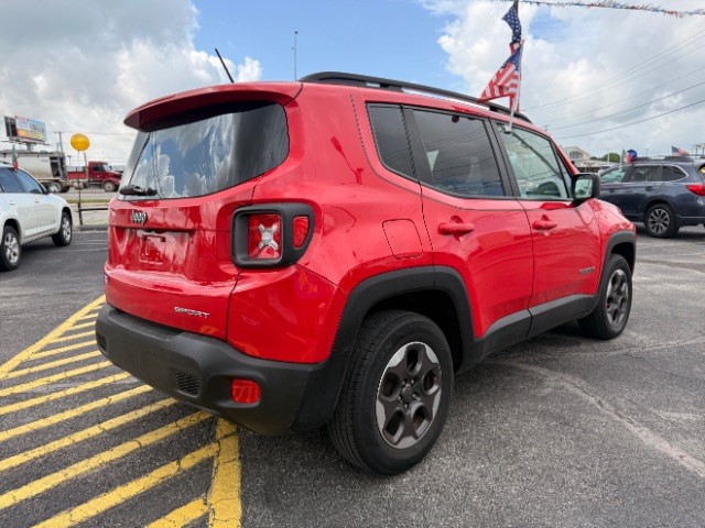 Jeep Renegade Vehicle Full-screen Gallery Image 03