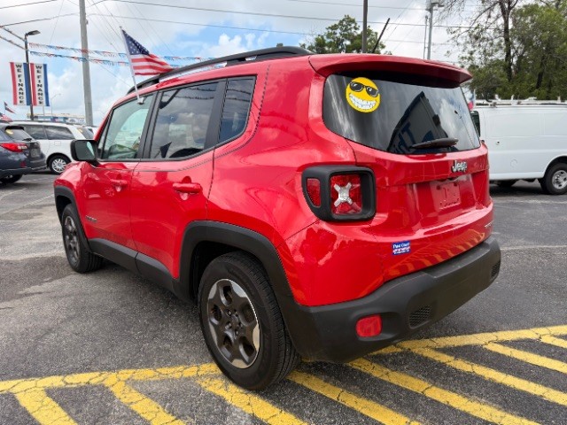 Jeep Renegade Vehicle Full-screen Gallery Image 04