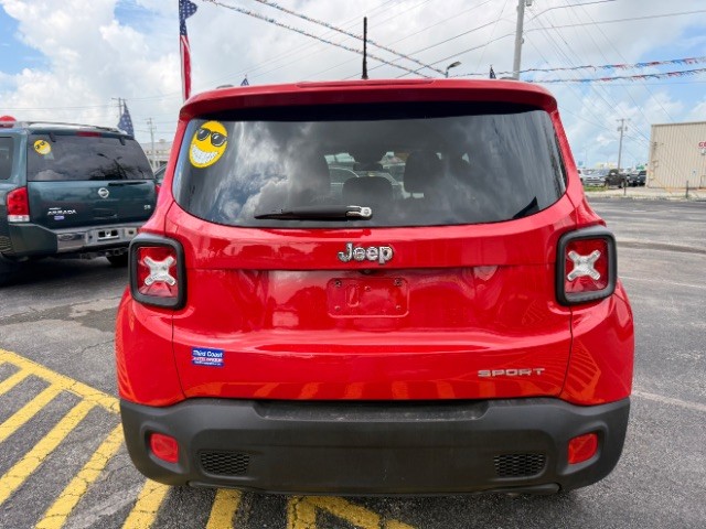 Jeep Renegade Vehicle Full-screen Gallery Image 05