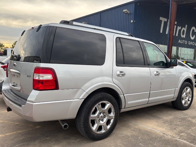 Ford Expedition Vehicle Full-screen Gallery Image 02