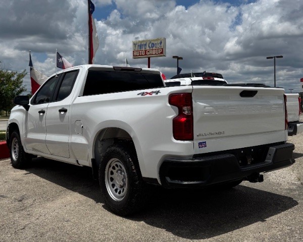 Chevrolet Silverado 1500 Vehicle Full-screen Gallery Image 03