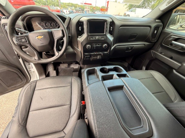 Chevrolet Silverado 1500 Vehicle Full-screen Gallery Image 09