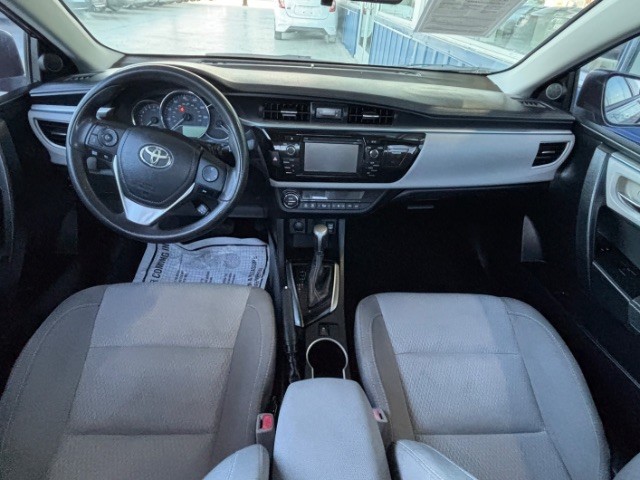 Toyota Corolla Vehicle Full-screen Gallery Image 06