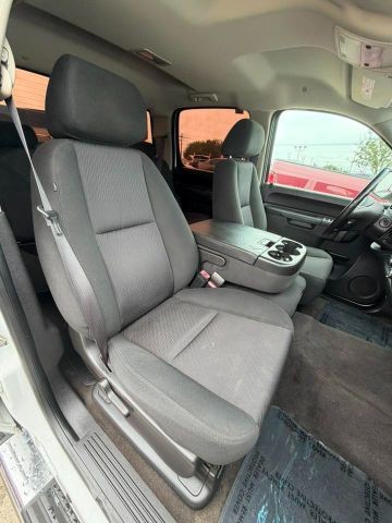 Chevrolet Silverado 1500 Vehicle Full-screen Gallery Image 14