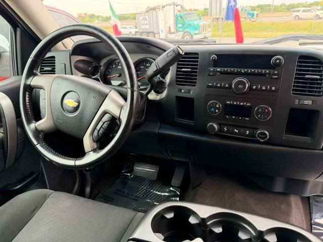 Chevrolet Silverado 1500 Vehicle Full-screen Gallery Image 16