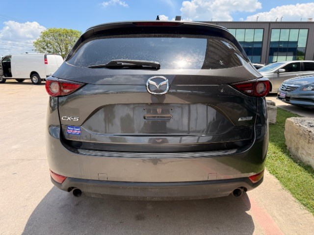 Mazda CX-5 Vehicle Full-screen Gallery Image 05