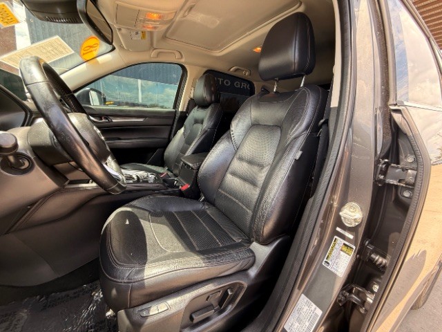 Mazda CX-5 Vehicle Full-screen Gallery Image 07