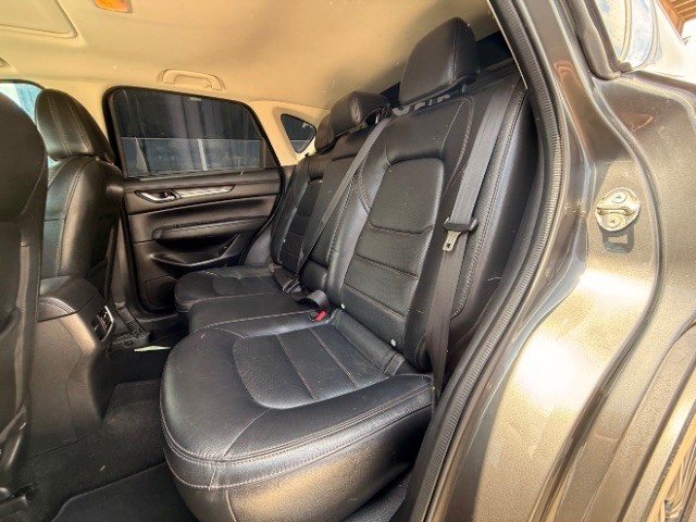 Mazda CX-5 Vehicle Full-screen Gallery Image 08