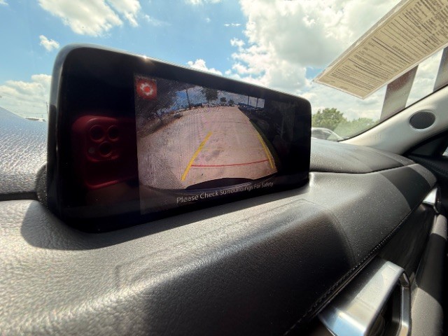 Mazda CX-5 Vehicle Full-screen Gallery Image 10