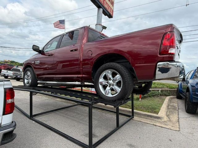 Ram 1500 Classic Vehicle Full-screen Gallery Image 05