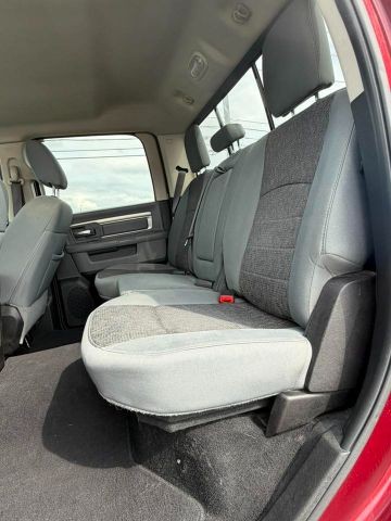 Ram 1500 Classic Vehicle Full-screen Gallery Image 07