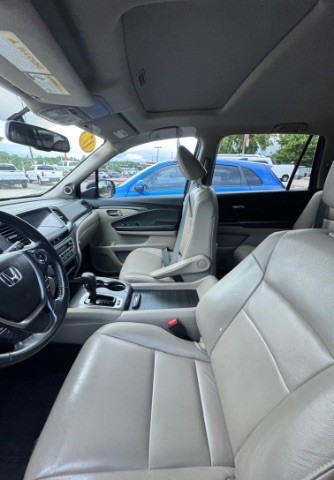Honda Pilot Vehicle Full-screen Gallery Image 05