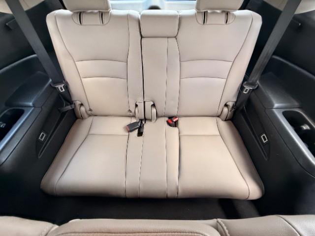 Honda Pilot Vehicle Full-screen Gallery Image 10