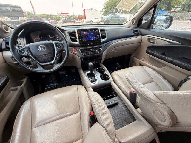 Honda Pilot Vehicle Full-screen Gallery Image 11