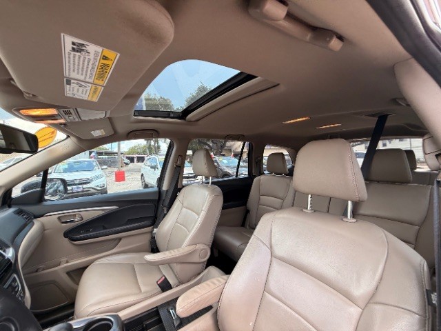 Honda Pilot Vehicle Full-screen Gallery Image 12
