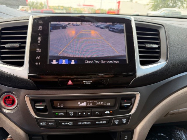 Honda Pilot Vehicle Full-screen Gallery Image 13