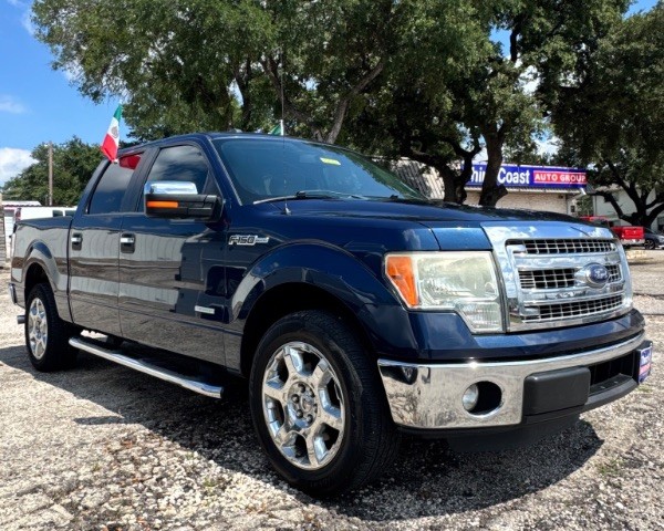 Ford F-150 Vehicle Full-screen Gallery Image 03