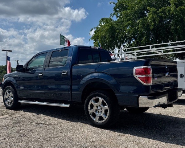 Ford F-150 Vehicle Full-screen Gallery Image 04