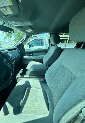 Ford F-150 Vehicle Full-screen Gallery Image 06