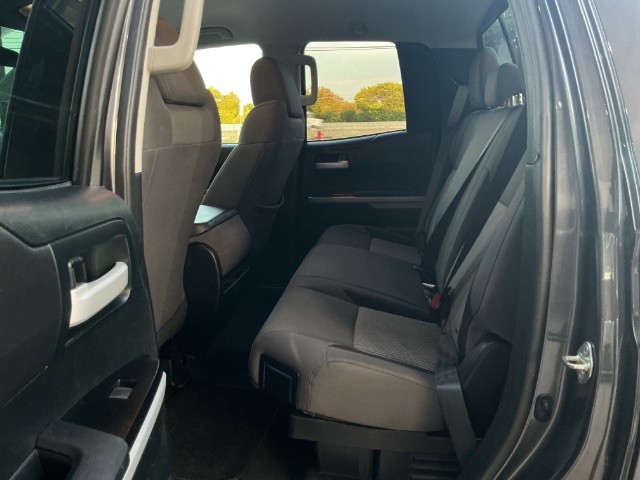 Toyota Tundra 2WD Vehicle Full-screen Gallery Image 04