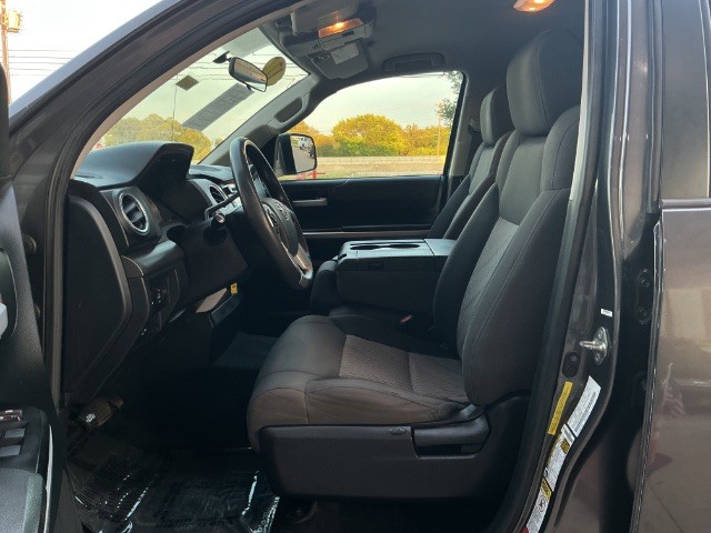 Toyota Tundra 2WD Vehicle Full-screen Gallery Image 05