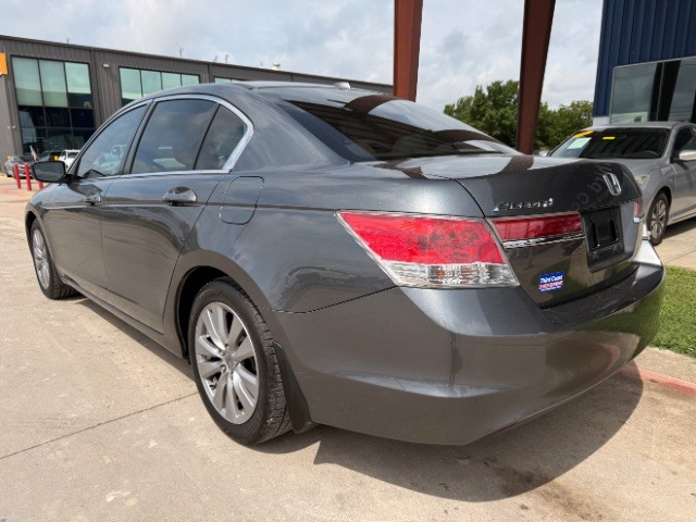 Honda Accord Sedan Vehicle Full-screen Gallery Image 03