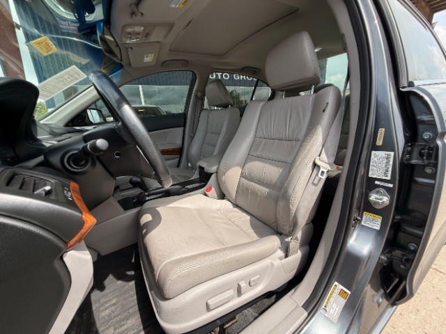 Honda Accord Sedan Vehicle Full-screen Gallery Image 07