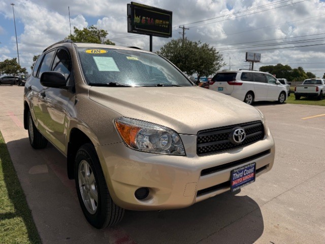Toyota RAV4 Vehicle Full-screen Gallery Image 02