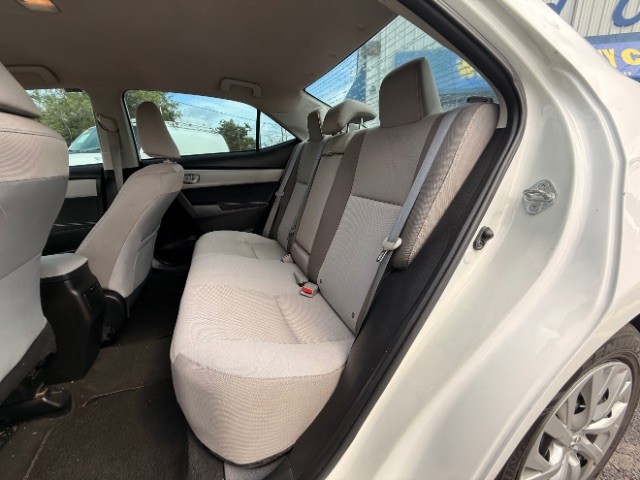 Toyota Corolla Vehicle Full-screen Gallery Image 08