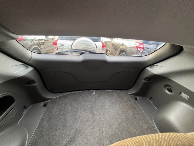 Kia Sportage Vehicle Full-screen Gallery Image 03