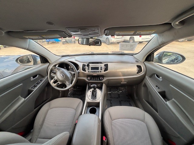 Kia Sportage Vehicle Full-screen Gallery Image 06
