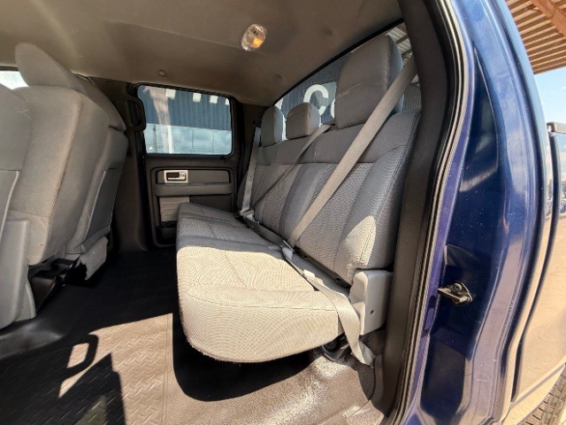 Ford F-150 Vehicle Full-screen Gallery Image 08