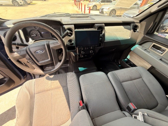 Ford F-150 Vehicle Full-screen Gallery Image 09
