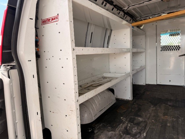 Chevrolet Express Cargo Van Vehicle Full-screen Gallery Image 06