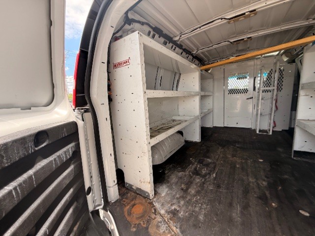 Chevrolet Express Cargo Van Vehicle Full-screen Gallery Image 07