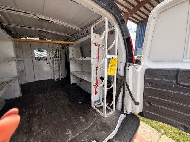 Chevrolet Express Cargo Van Vehicle Full-screen Gallery Image 08