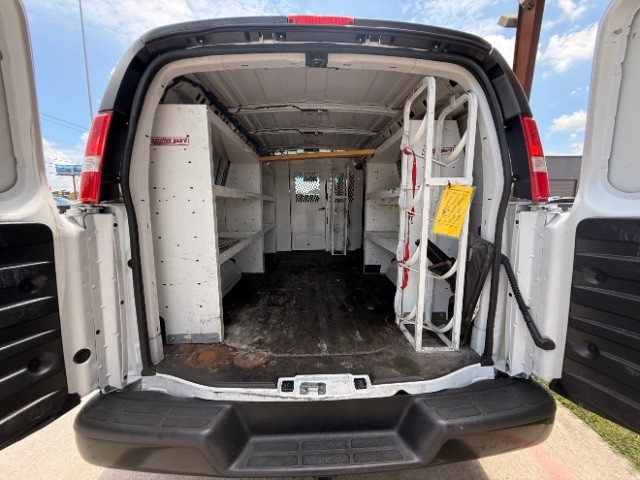 Chevrolet Express Cargo Van Vehicle Full-screen Gallery Image 09