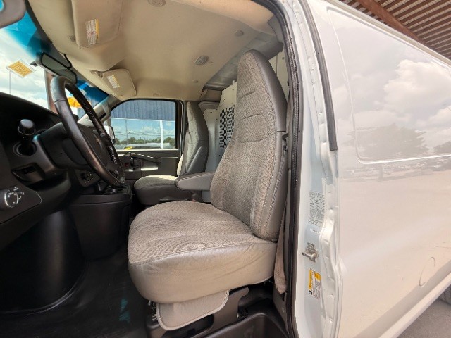 Chevrolet Express Cargo Van Vehicle Full-screen Gallery Image 12