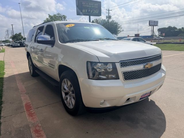 Chevrolet Suburban Vehicle Full-screen Gallery Image 03
