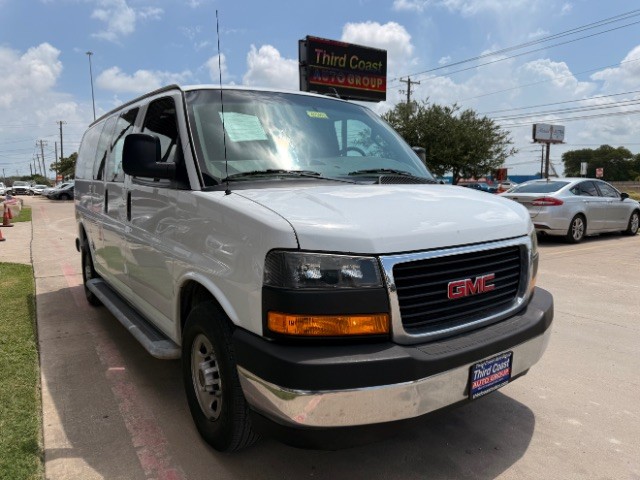GMC Savana Cargo Van Vehicle Full-screen Gallery Image 02