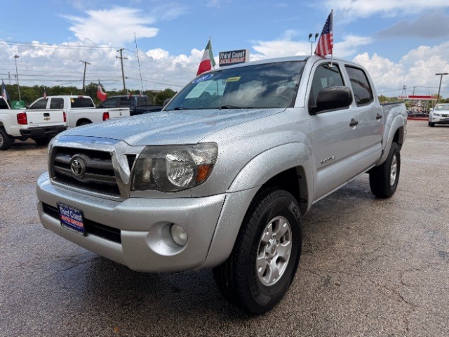 Toyota Tacoma Vehicle Full-screen Gallery Image 02