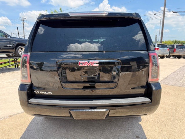 GMC Yukon Vehicle Full-screen Gallery Image 06