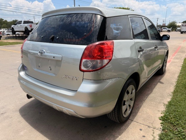 Toyota Matrix Vehicle Full-screen Gallery Image 04