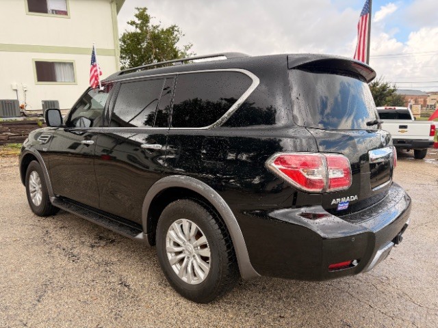 Nissan Armada Vehicle Full-screen Gallery Image 04